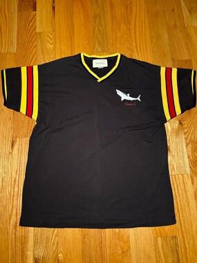 Gucci Shark Logo Striped Tshirt 🔥